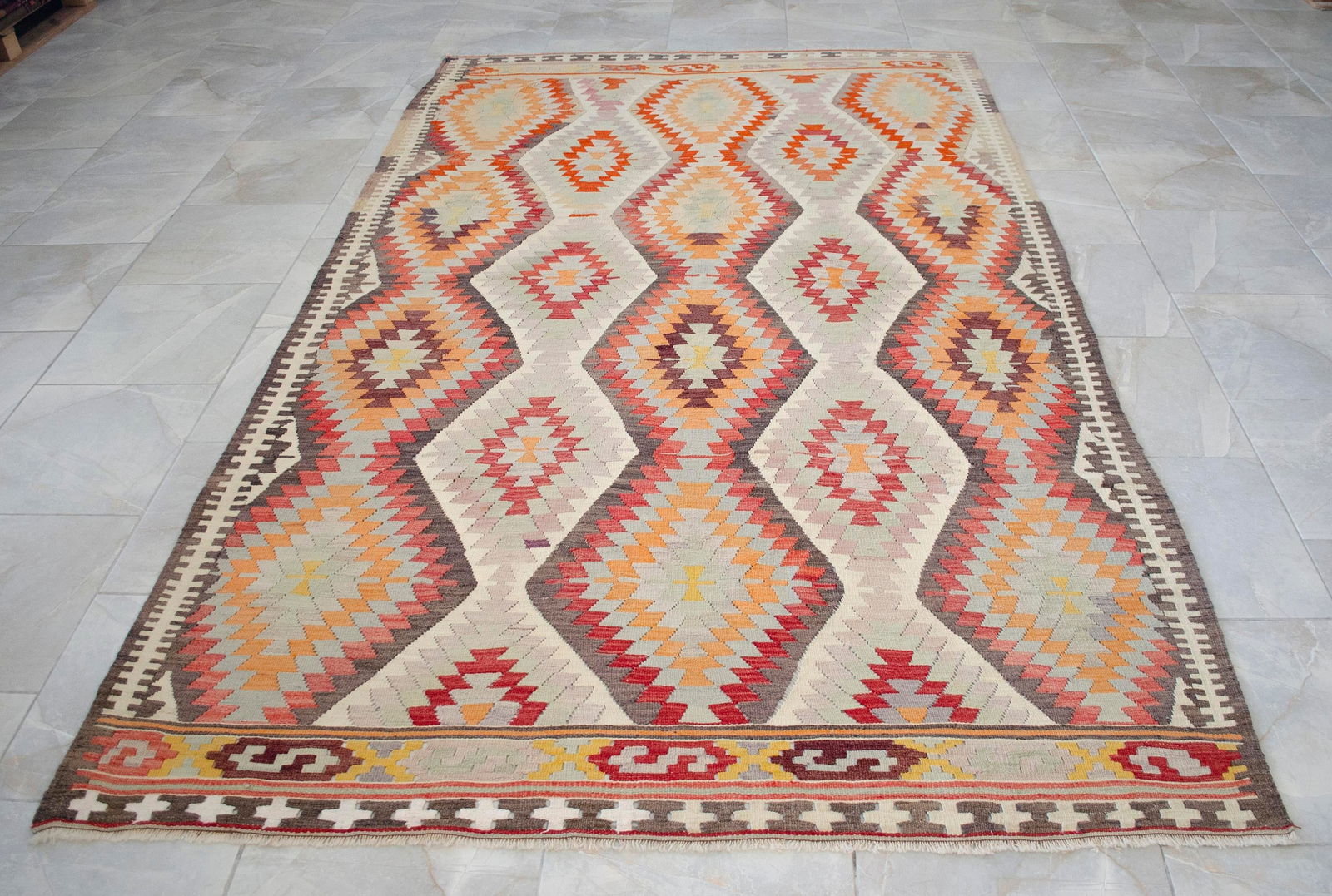Vintage Handwoven Turkish Rug Kilim, Primitive Tribal Statement, Bohemian Area Rug - 5"²8"³ - 7
