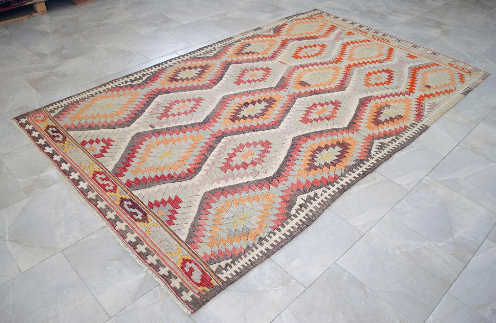 Vintage Handwoven Turkish Rug Kilim, Primitive Tribal Statement, Bohemian Area Rug - 5"²8"³ - 8