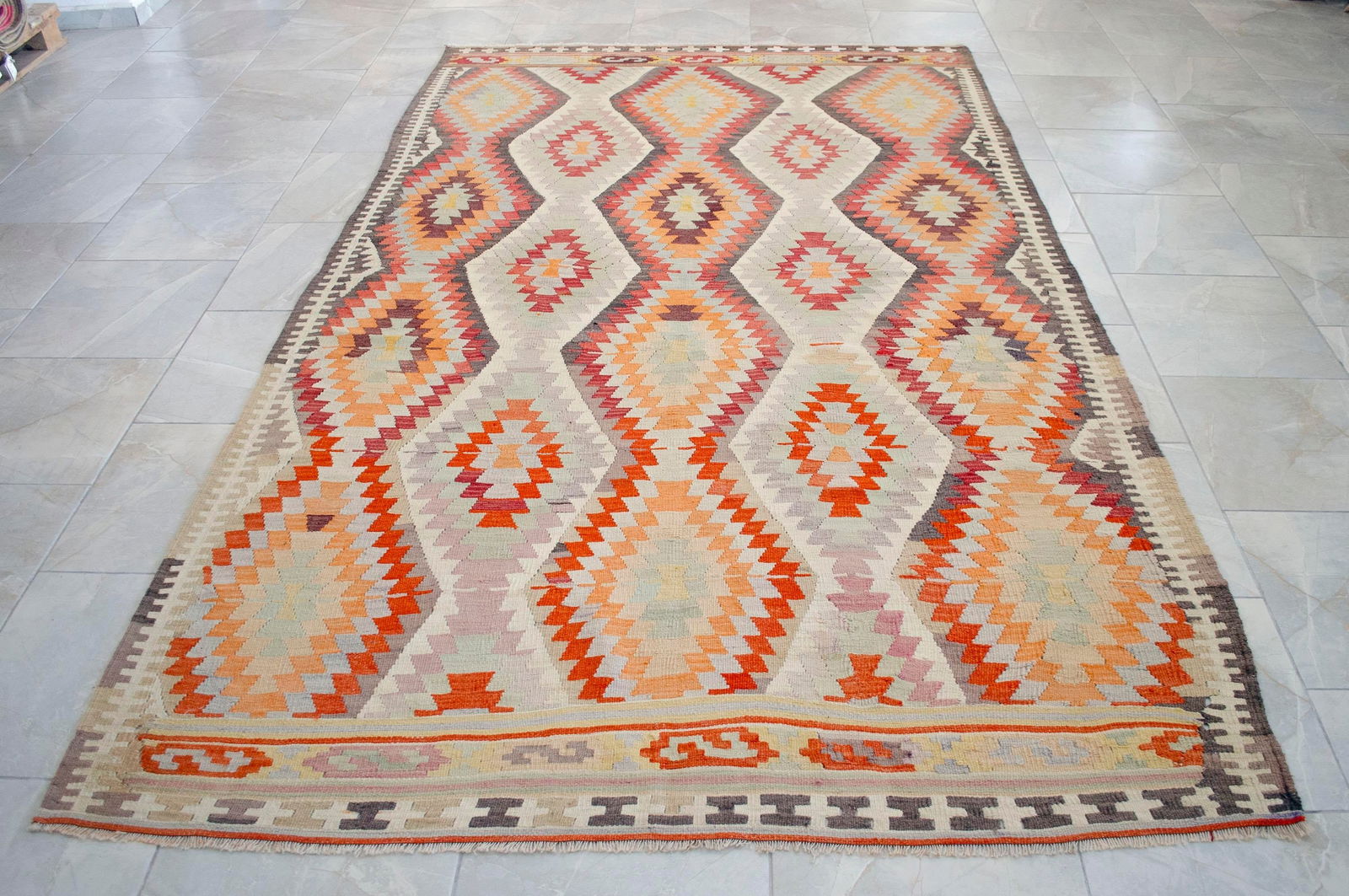 Vintage Handwoven Turkish Rug Kilim, Primitive Tribal Statement, Bohemian Area Rug - 5"²8"³ - 9
