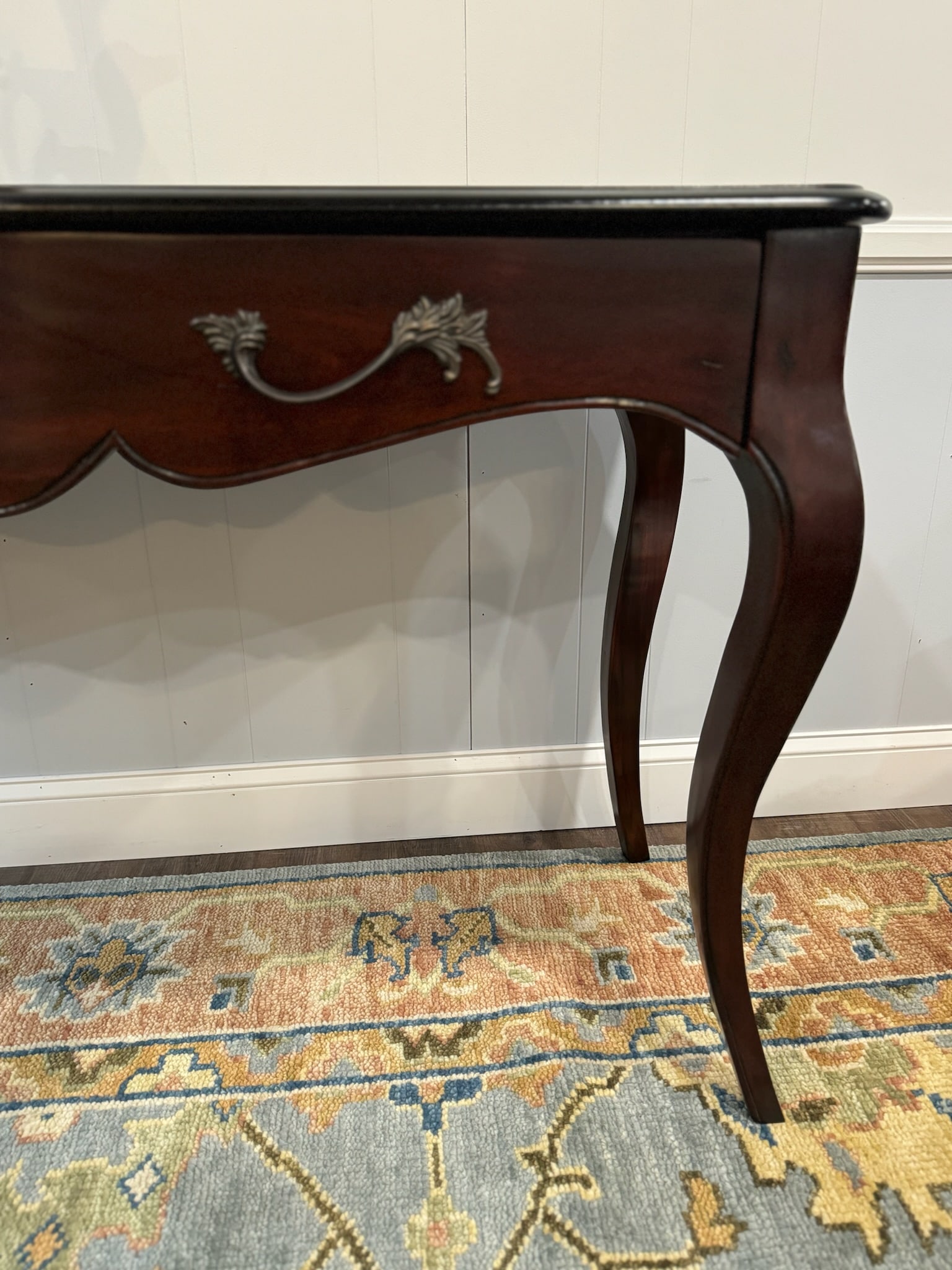 Vintage French Provincial Serpentine Console Table With Cabriole Legs & Drawers - 8