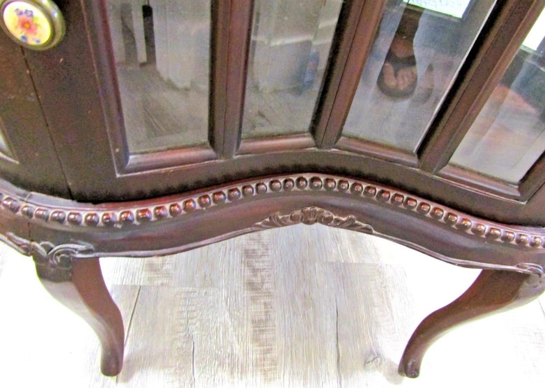 1930's Queen Anne Mahogany Kidney Shaped Beveled Glass Tray Top Drink Cabinet - 6