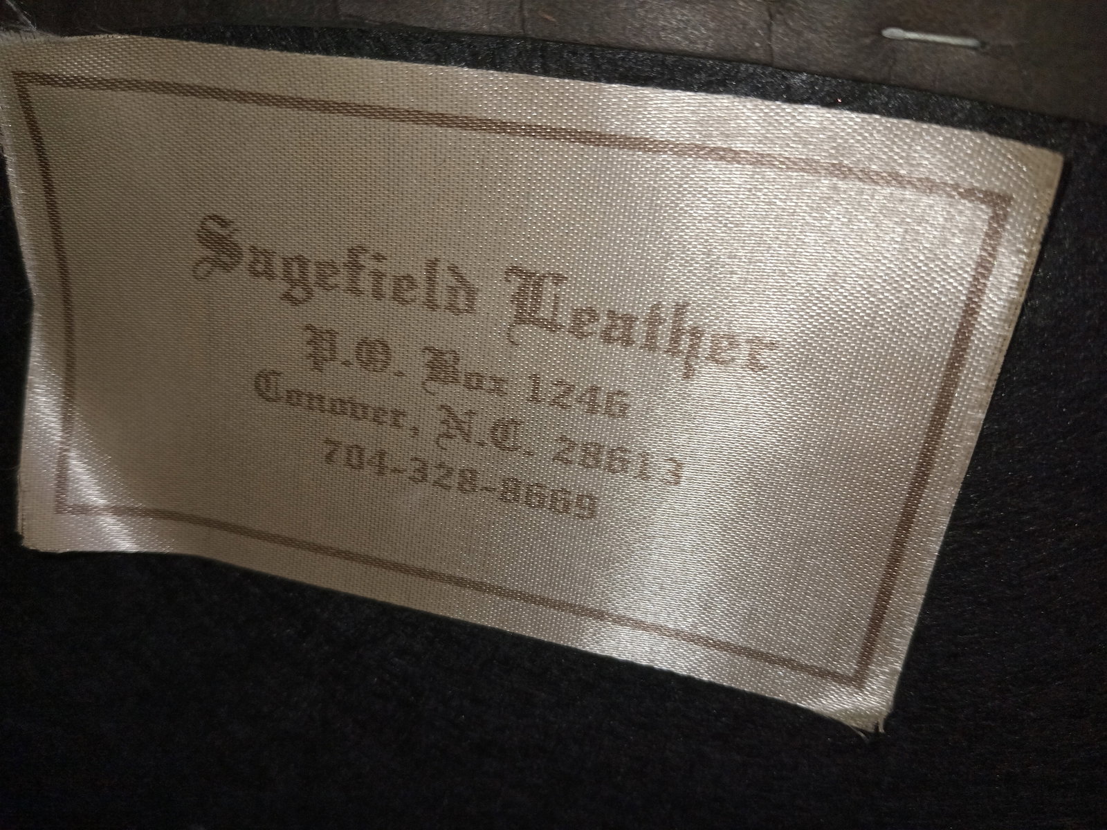 1990s Experience Timeless Comfort With Sagefield Leather - 7