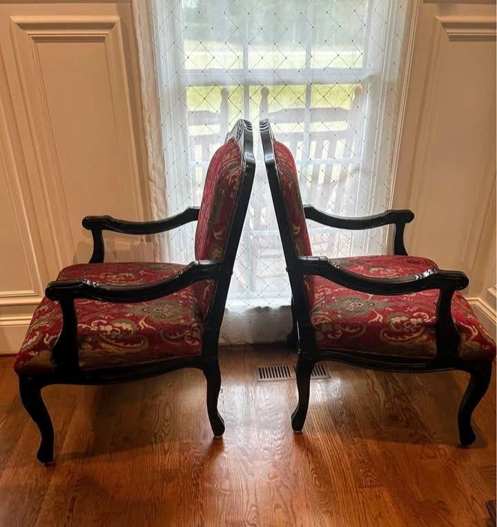 Step Into a World of Classic Elegance With This Magnificent Pair of Louis XV Style Armchairs. - 6