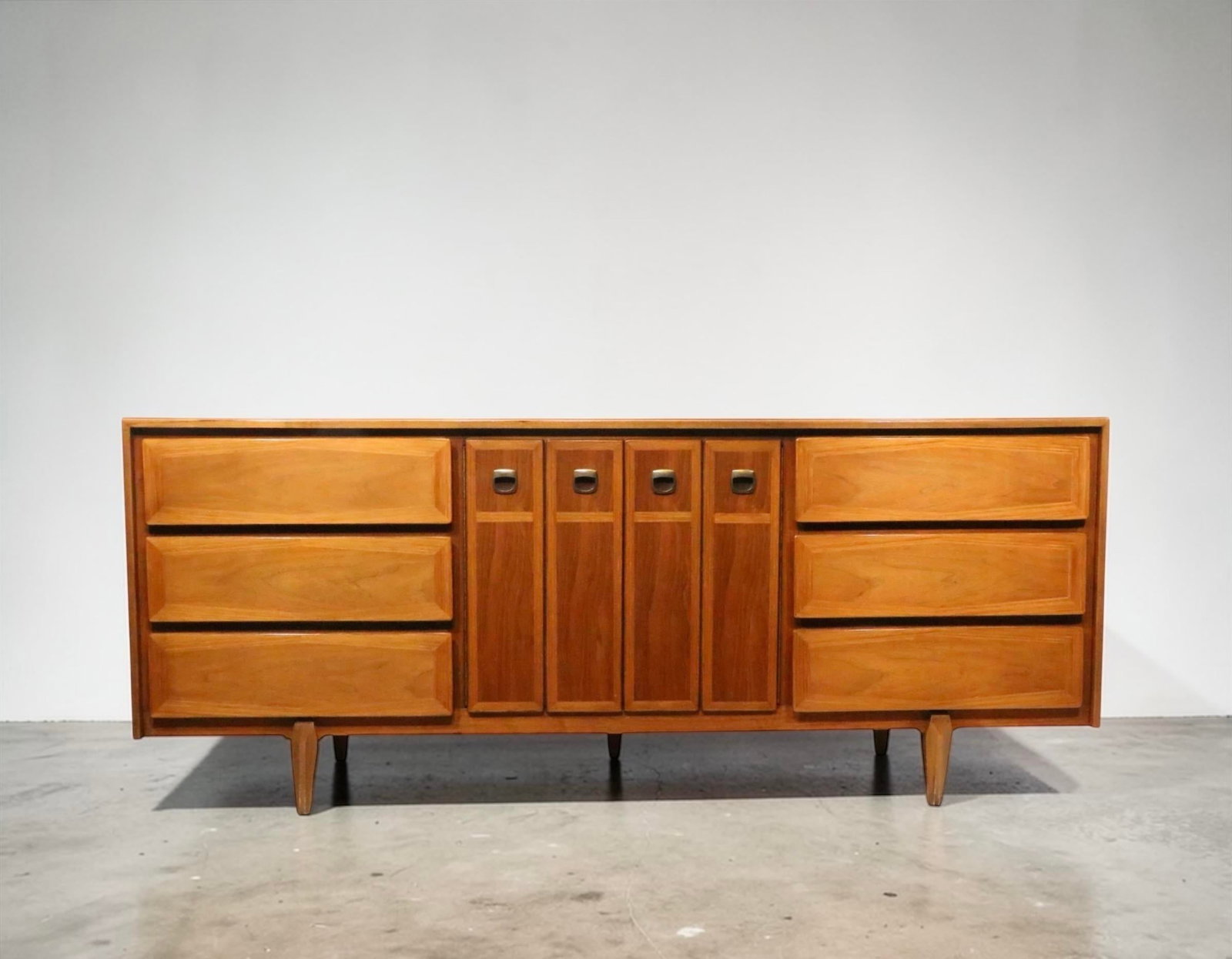Nine Drawer Mid 20th Century Dresser by American of Martinsville - 6