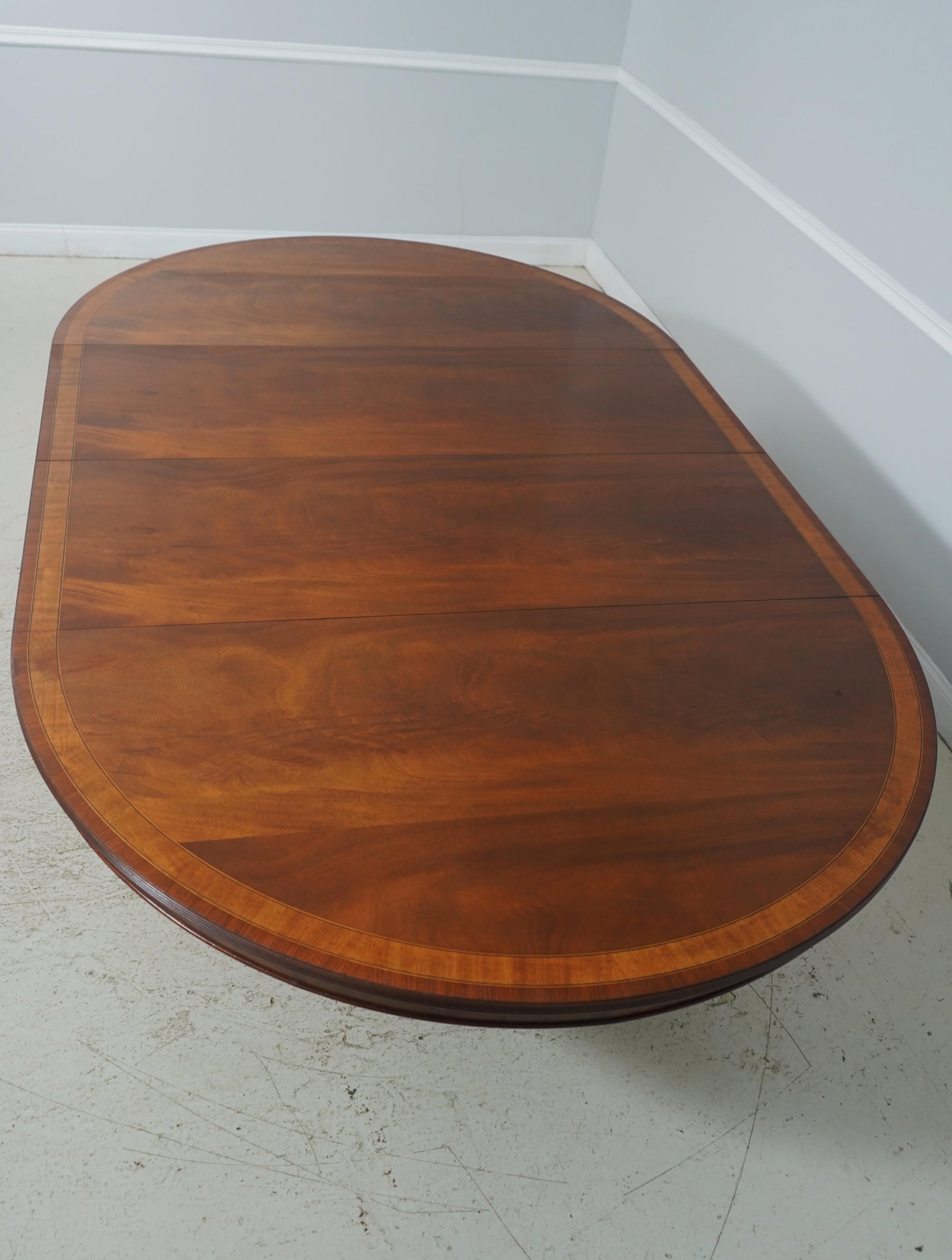 Vintage Round Mahogany Inlaid Dining Table W. 2 Leaves - 12