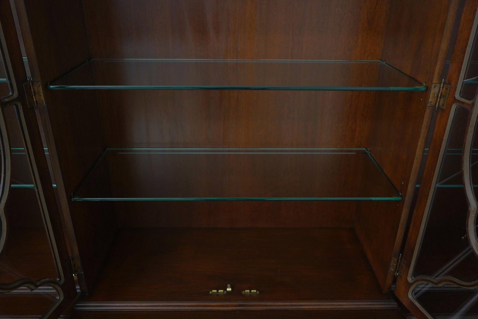 Karges 4 Door Mahogany Breakfront China Cabinet - 7