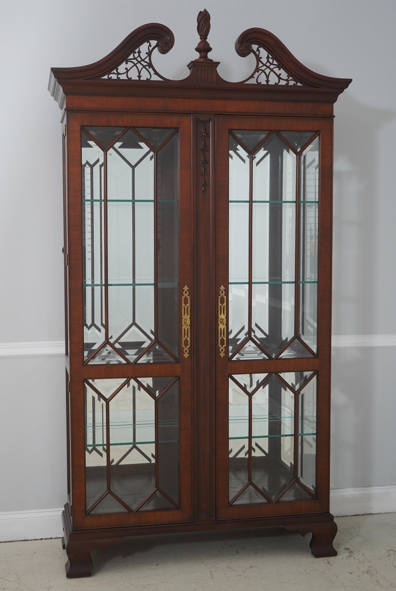 Henkel Harris Model 2348 Mahogany Curio Cabinet - 2