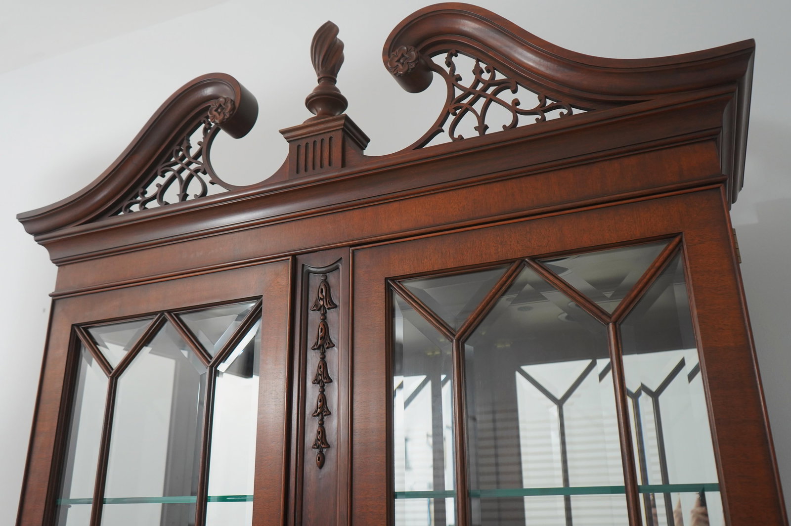 Henkel Harris Model 2348 Mahogany Curio Cabinet - 9