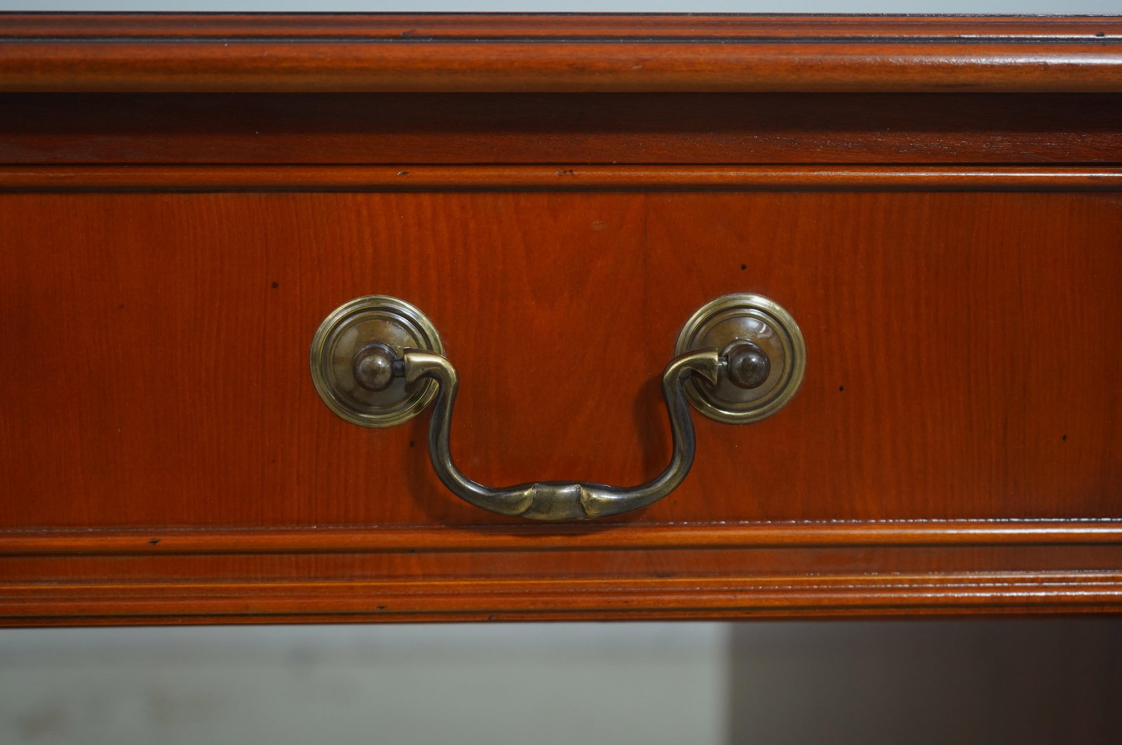 English Yew Wood Brown Leather Top 3 Part Desk - 9