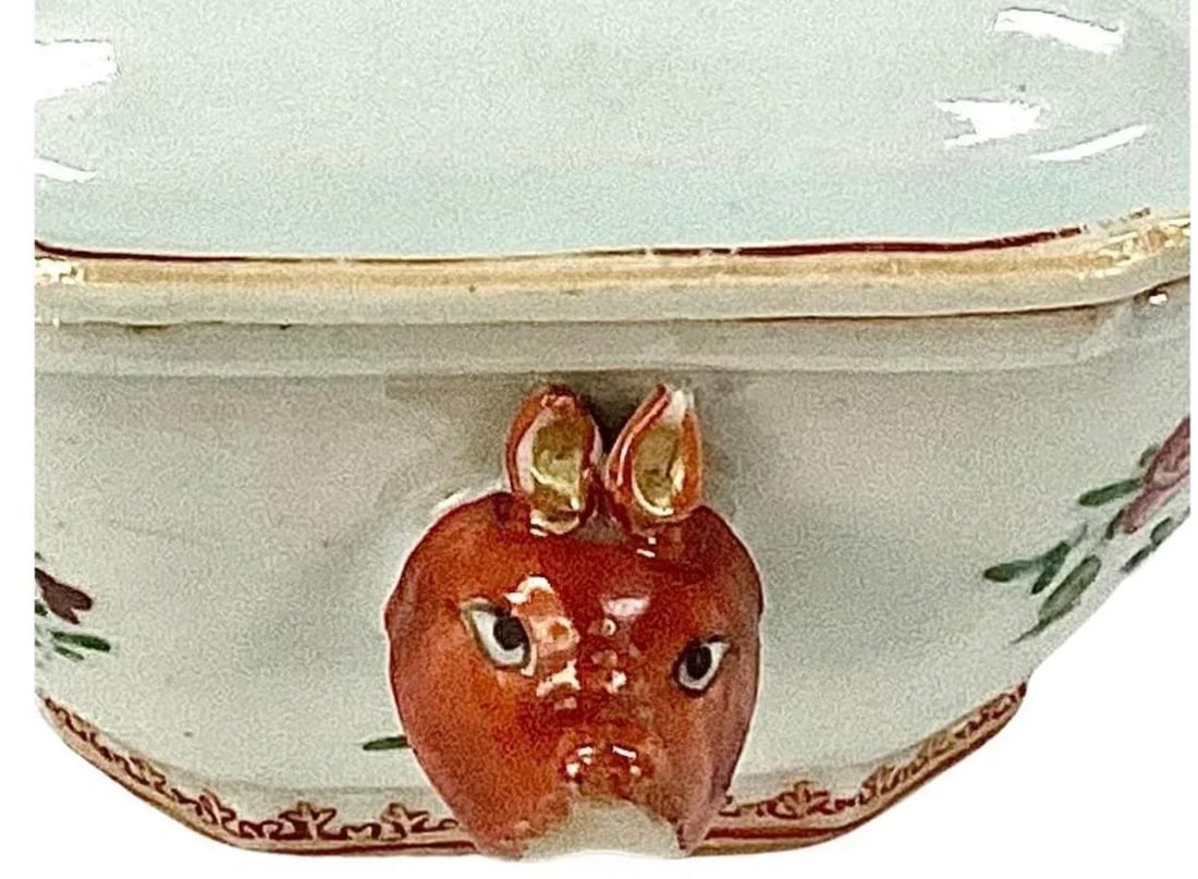 Set of 2 19th Century Chinese Export Famille Rose Tureens, Small - 9