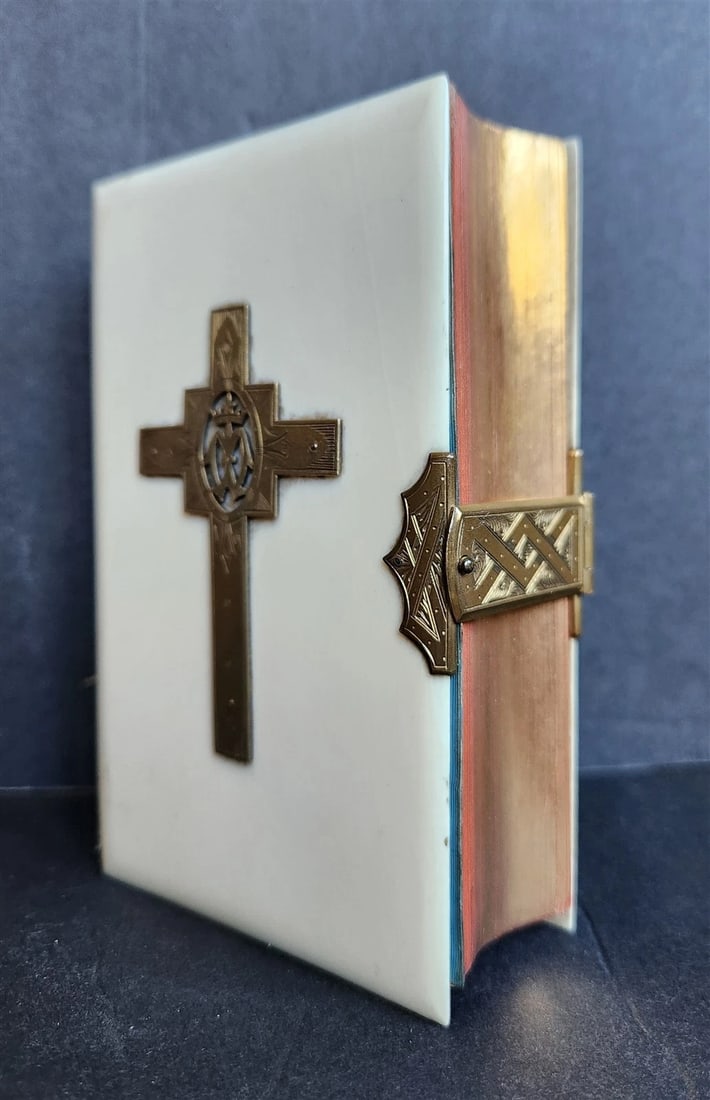1890s COMMON PRAYER BOOK in ENGLISH antique NICE BINDING w/ APPLIED CROSS - 3