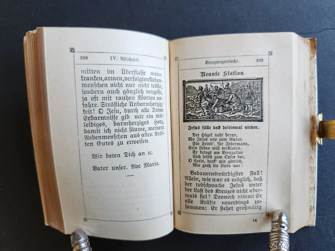 1899 PRAYER BOOK in GERMAN antique NICE BINDING w/ APPLIED CROSS DECORATION - 3