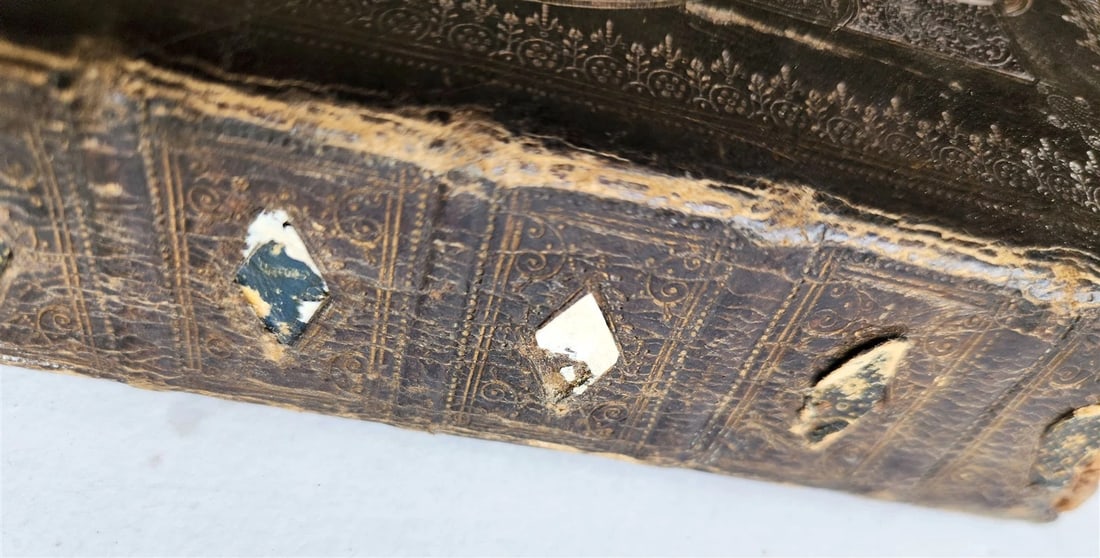 1650 BIBLE in ENGLISH antique FINE ORIGINAL BINDING w/ SILVER CORNER PIECES - 5