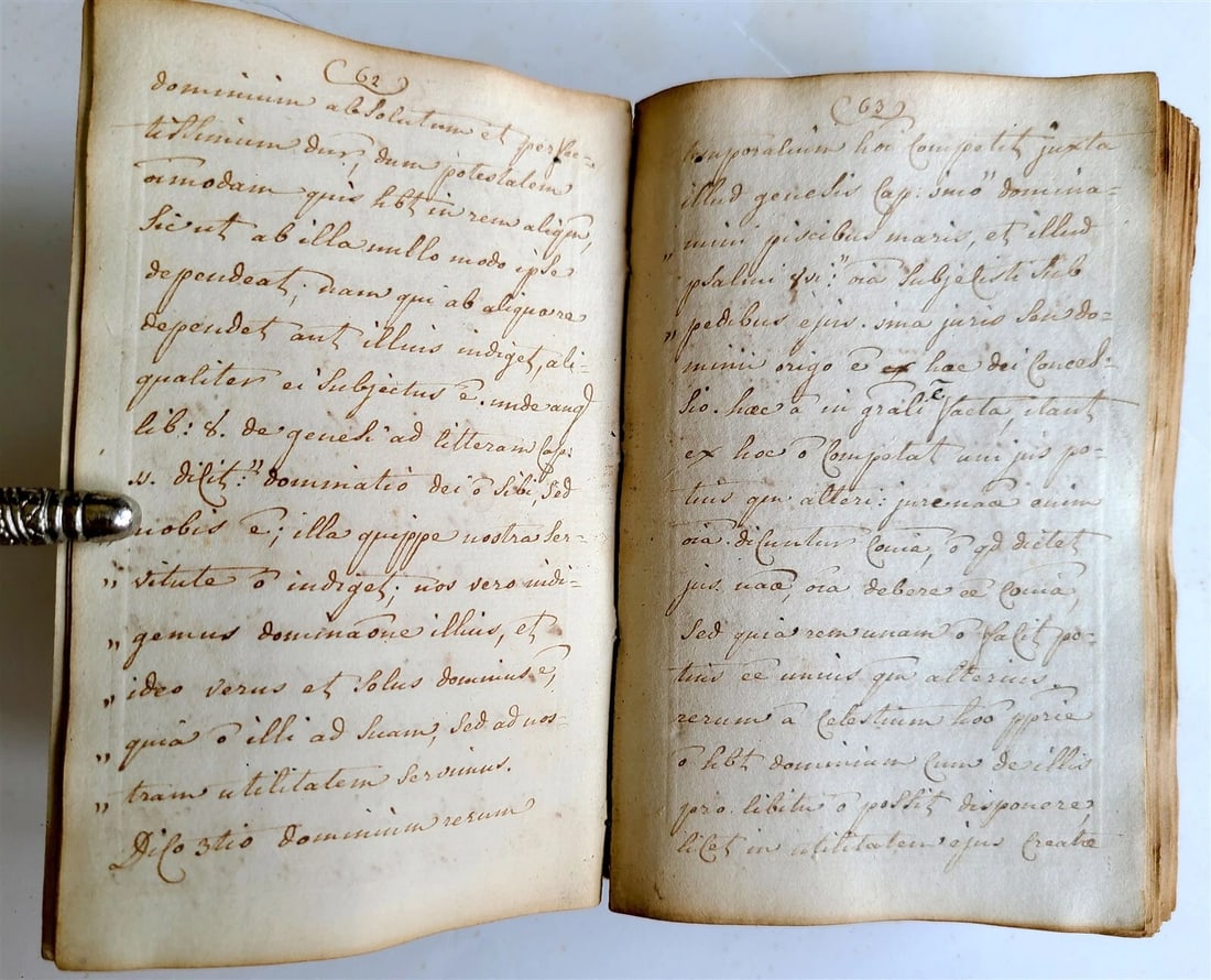 18th CENTURY LATIN MANUSCRIPT BOOK antique TRACTATUS DE JURE ET JUSTITIA vellum - 2