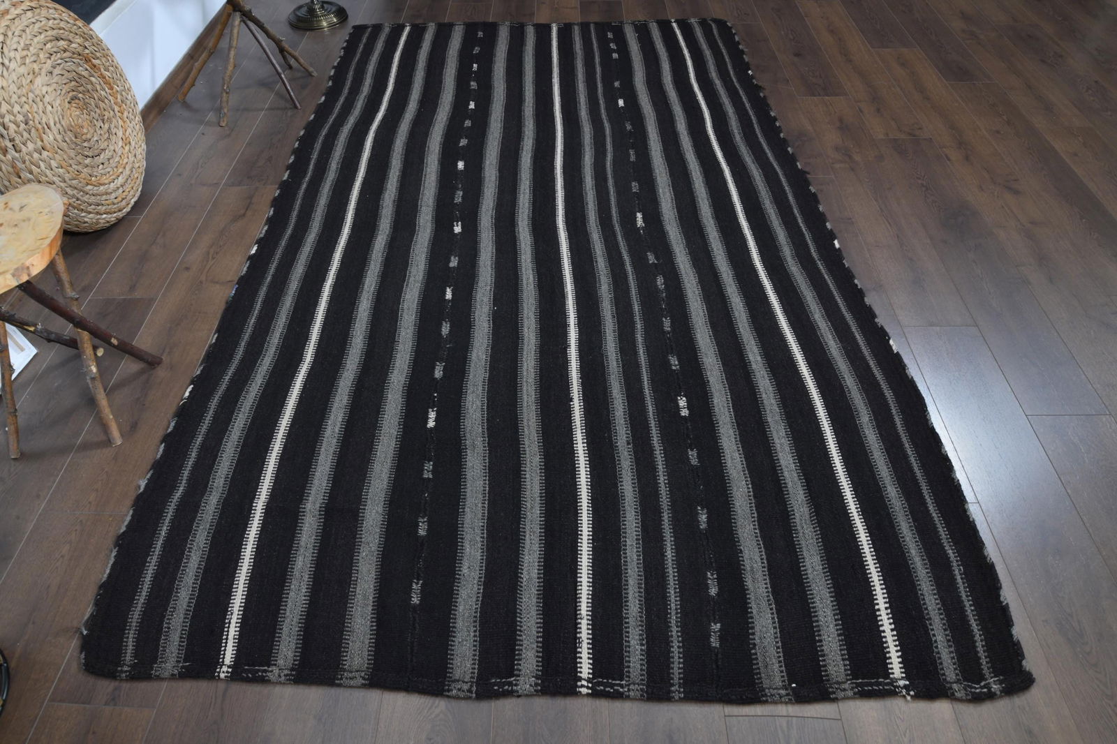 5'2x9'1 ft, GRAY BLACK KILIM: Title: 5'2x9'1 ft, GRAY BLACK KILIM Description: This Turkish one-of-a-kind Vintage Flatweave Kilim Rug is hand-knotted and handwoven by the most skilled artisans who use pure wool, in vibrant,