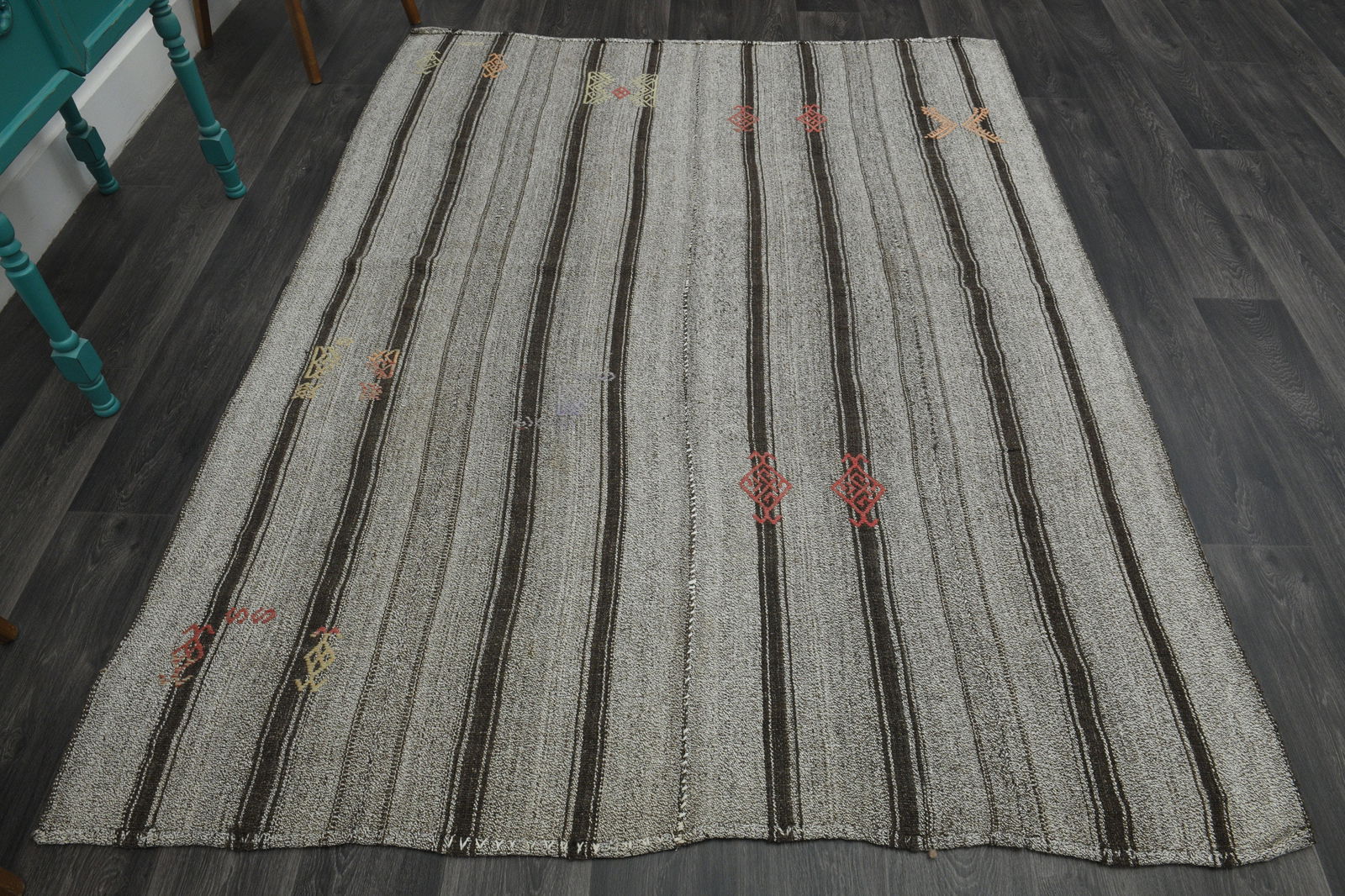 5.9x7.7 ft, TURKISH Rug, Kilim: Title: 5.9x7.7 ft, TURKISH Rug, Kilim Description: This Turkish one-of-a-kind Vintage Flatweave Kilim Rug is hand-knotted and handwoven by the most skilled artisans who use pure wool, in vibrant, natu