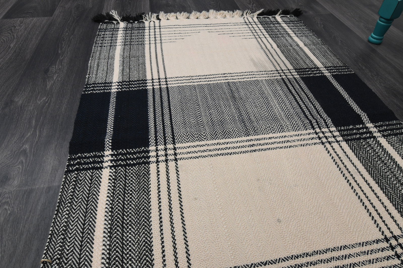 2.7x4 ft, Handloom Area Rug - 5