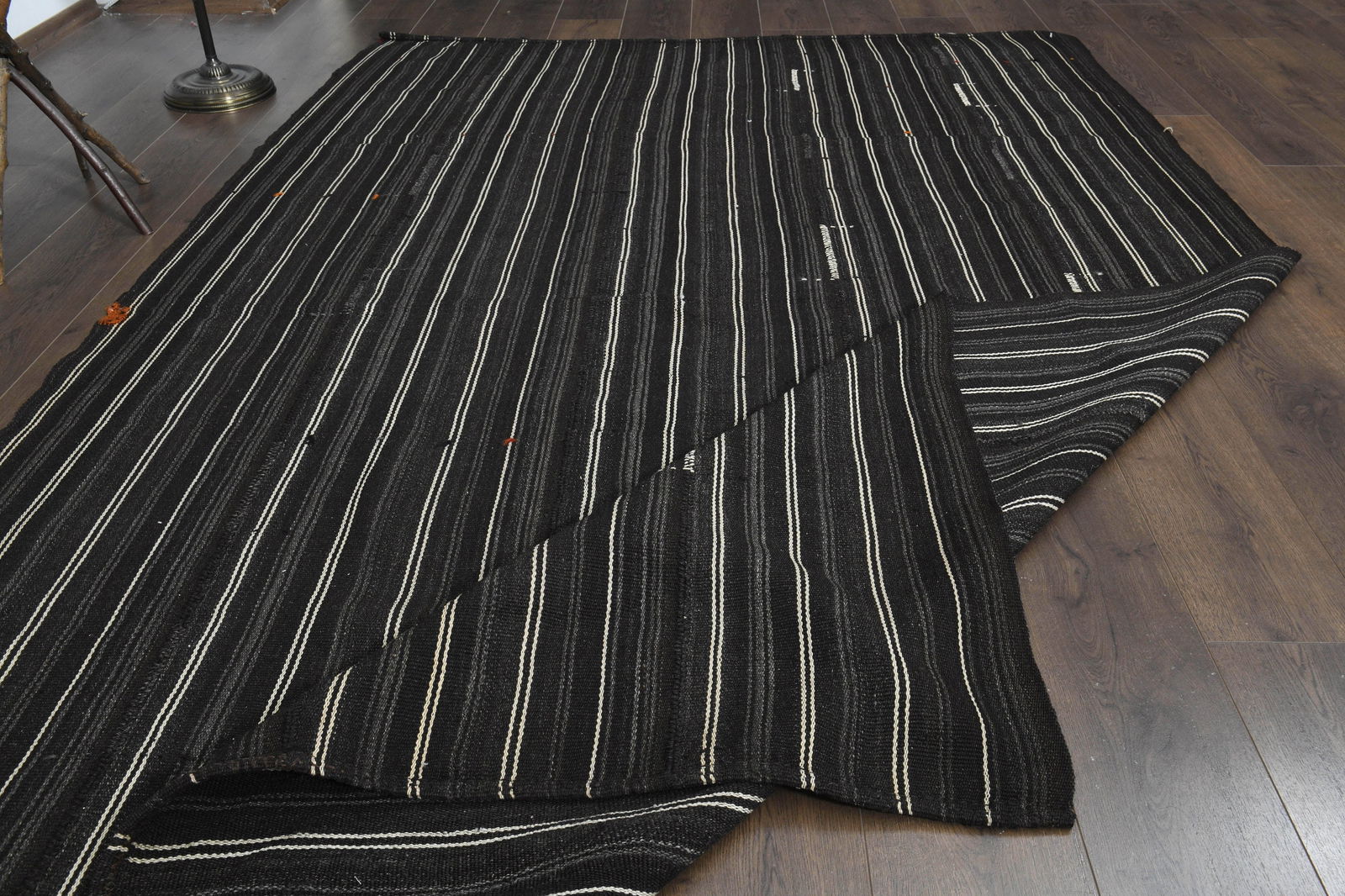 6'3x9.7 ft, BLACK KILIM RUG: Title: 6'3x9.7 ft, BLACK KILIM RUG Description: This Turkish one-of-a-kind Vintage Flatweave Kilim Rug is hand-knotted and handwoven by the most skilled artisans who use pure wool, in vibrant, natural