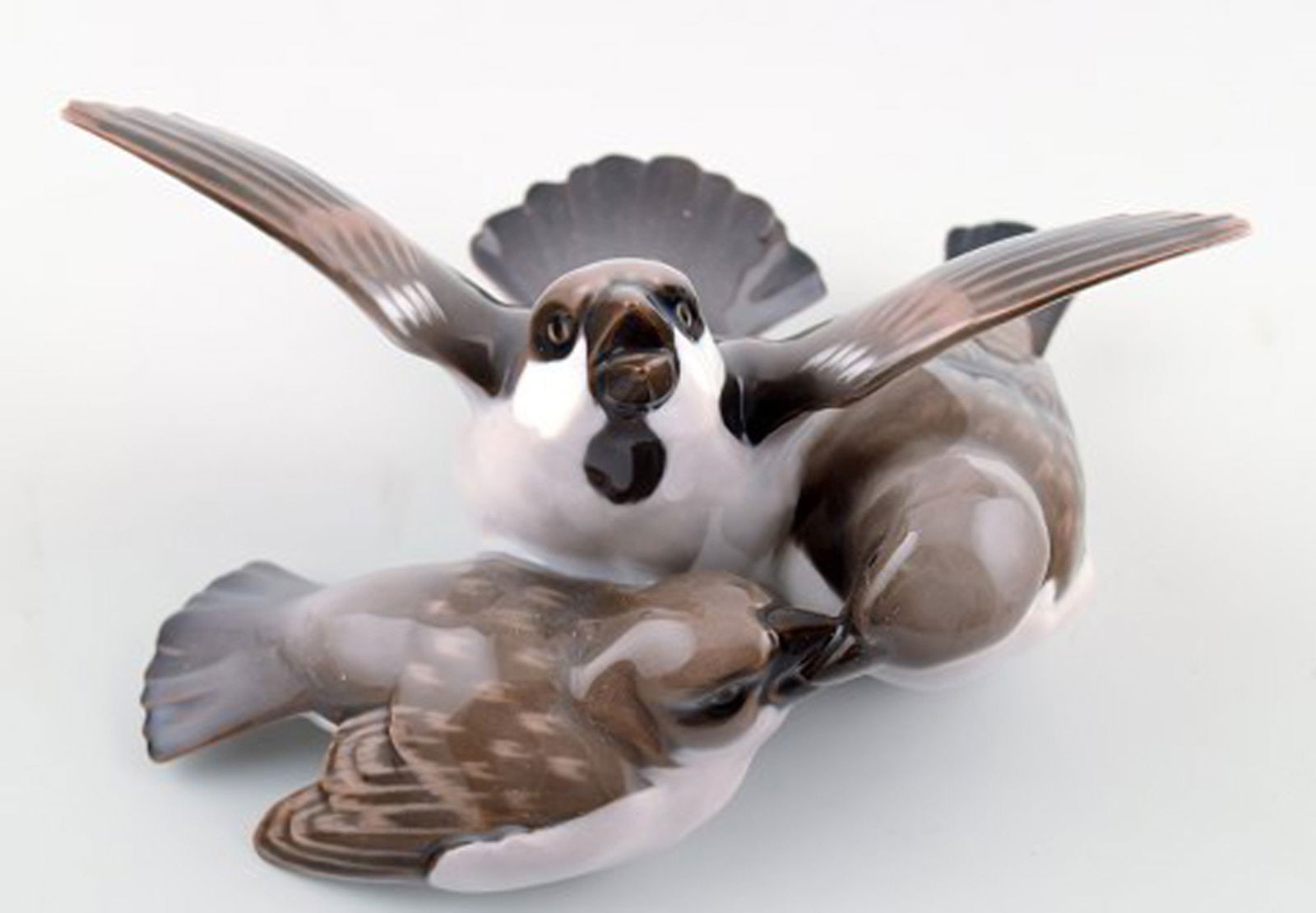 B&G, Bing & Grondahl number 1670, sparrows. - 2