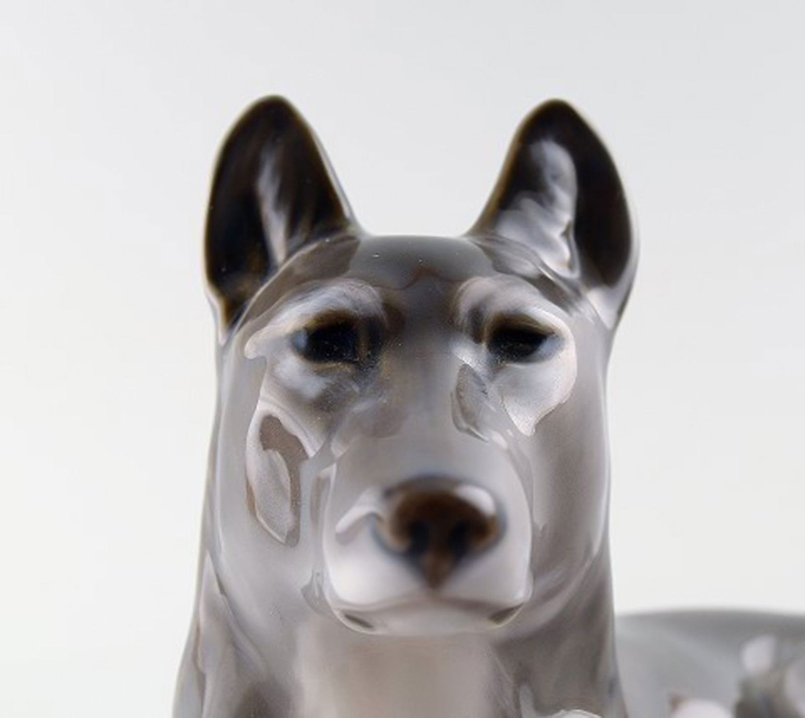 Rare Royal Copenhagen Alsatian German shepherd number 2940. - 3