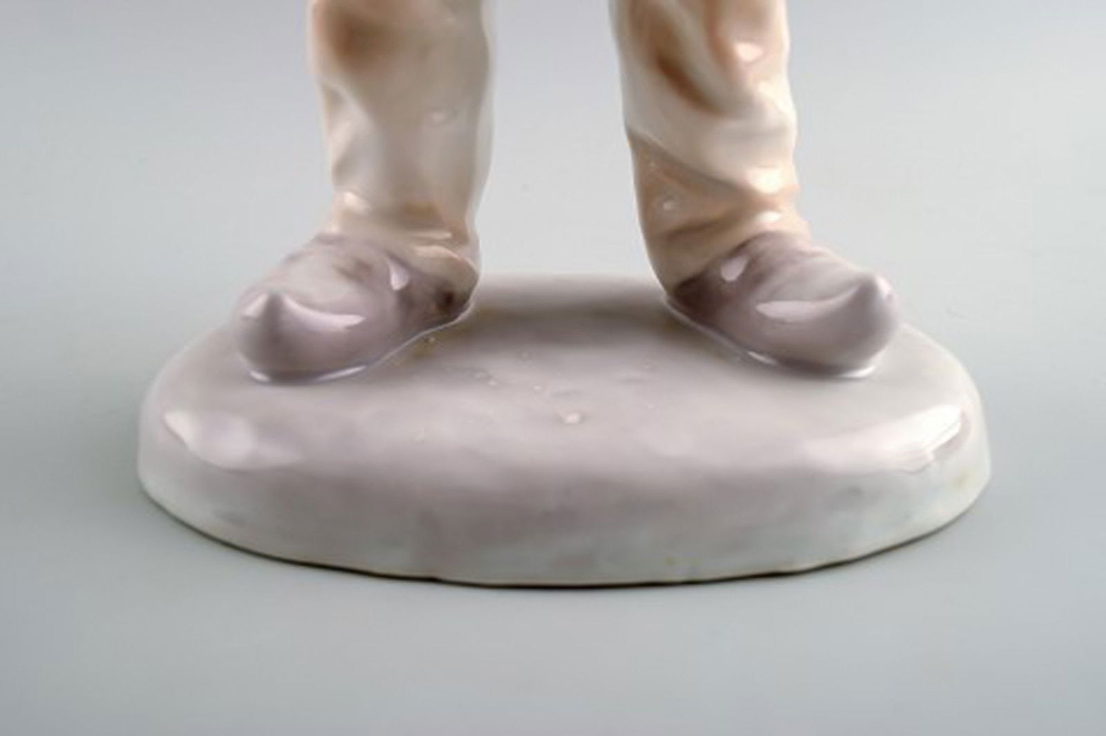 B & G, Bing & Grondahl bricklayer number 1786. - 4