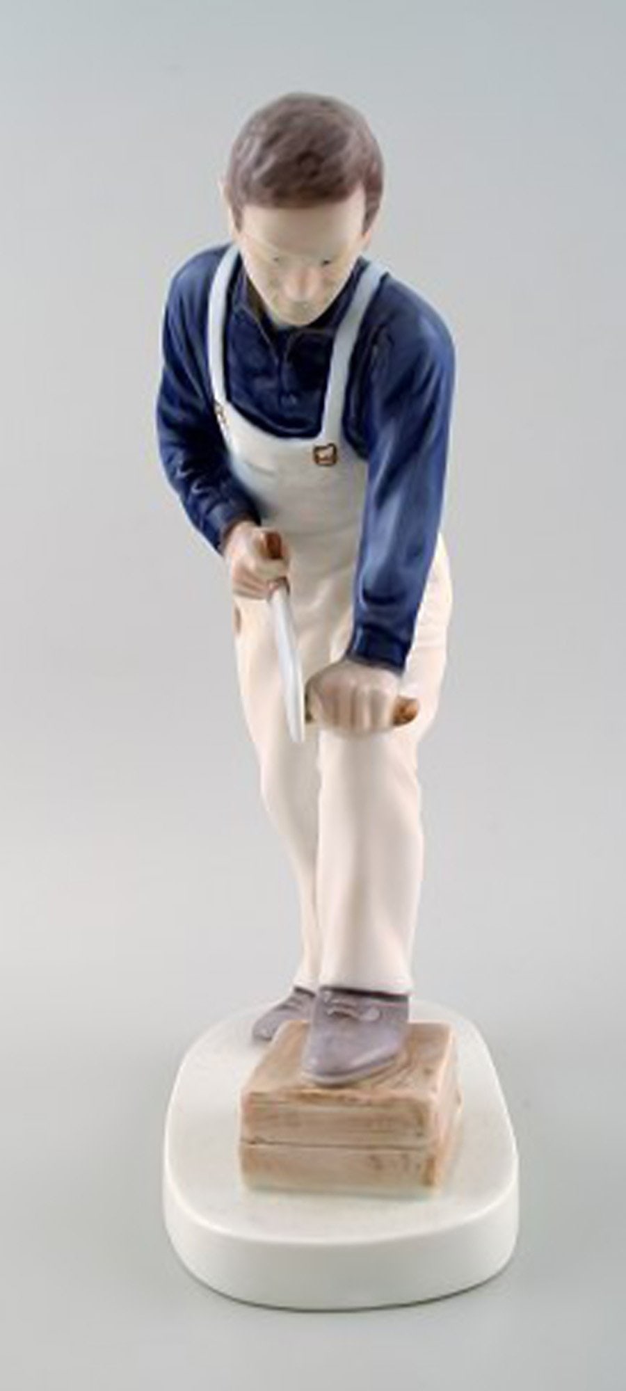 Bing & Grondahl Figure Craftsman 2434 Carpenter. - 2
