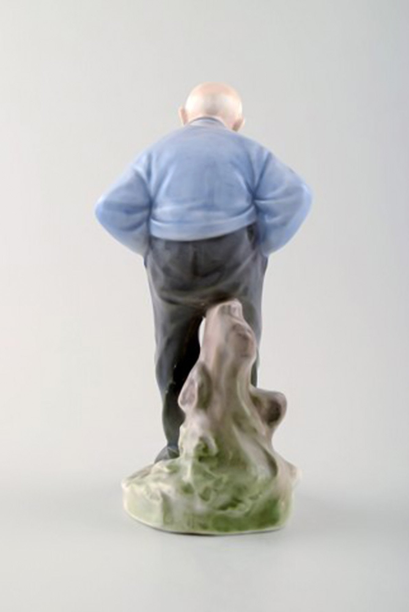 Rare Royal Copenhagen Porcelain figurine number 1001, older man. - 3