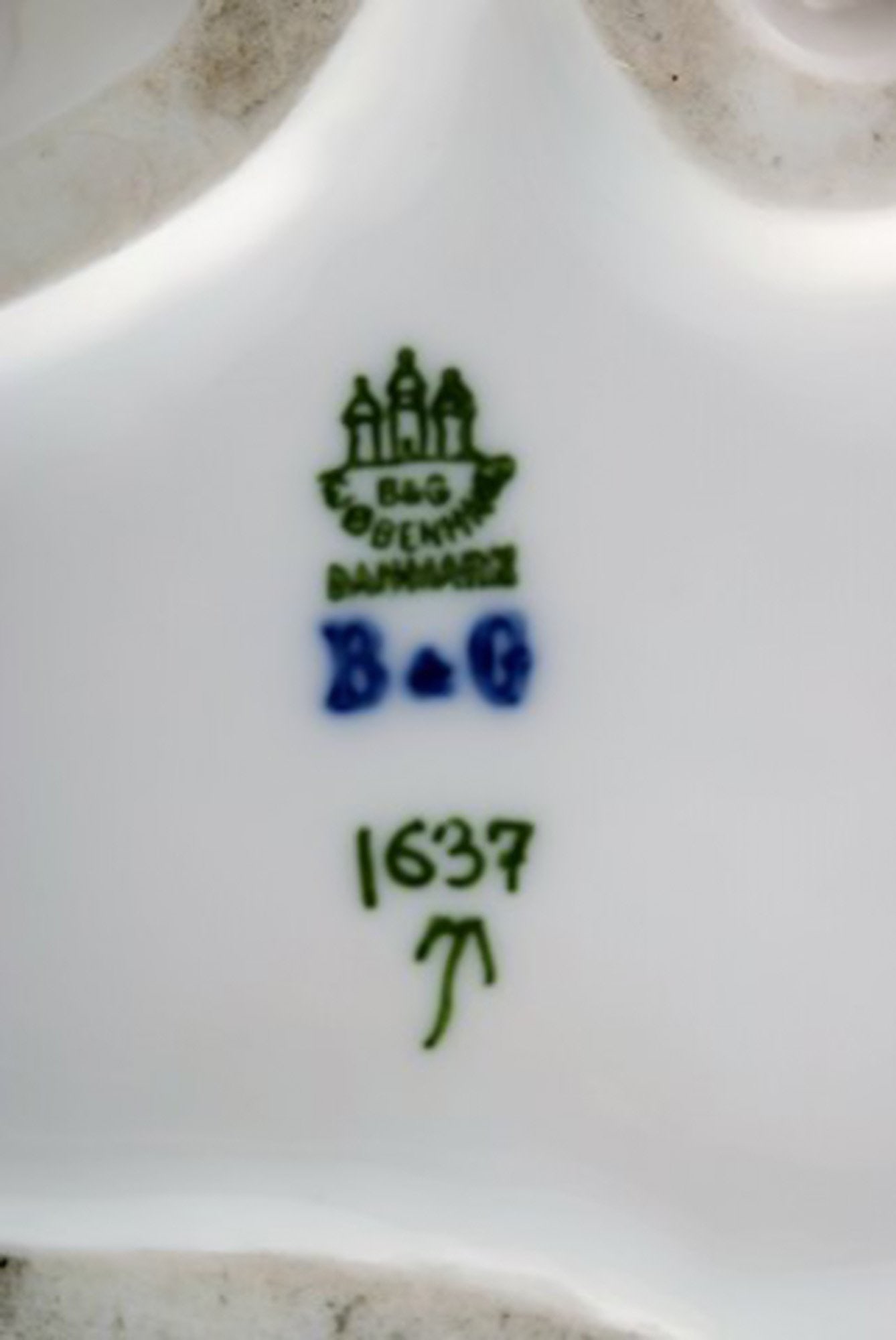 Rare Bing & Grondahl / B&G figurine in porcelain. Pekingese. Model number 1637. - 6