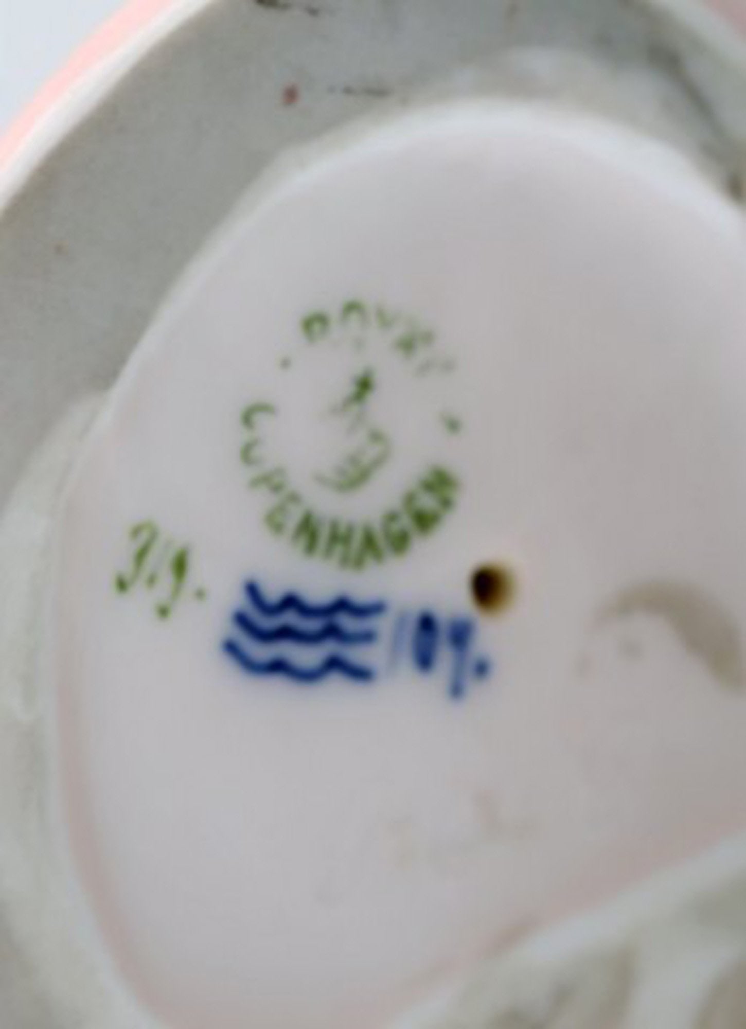 Royal Copenhagen No. 319 - Modelled by Christian Thomsen in 1901. Pair of Desert Foxes. - 5