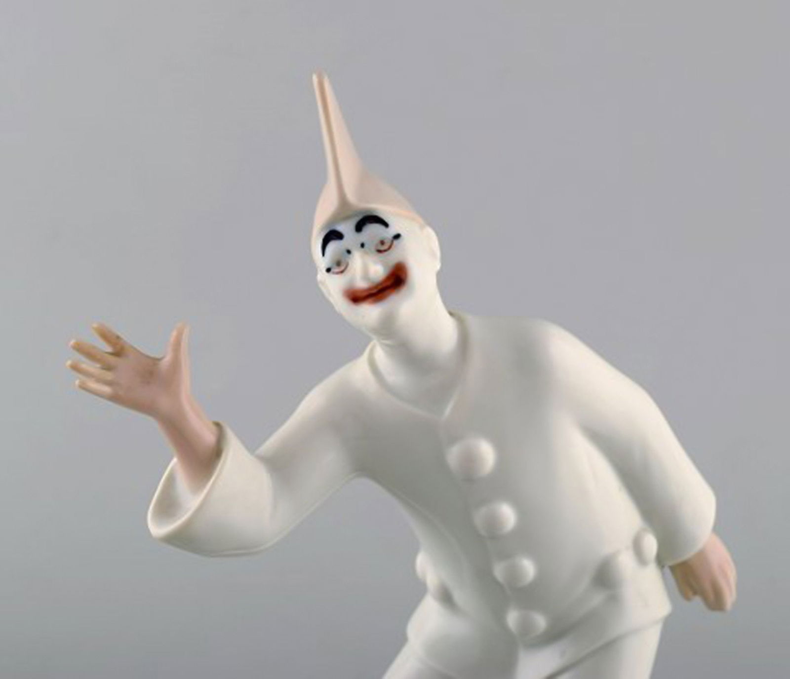Bing & Grondahl porcelain figurine. Pierrot. Model Number: 2353. - 2