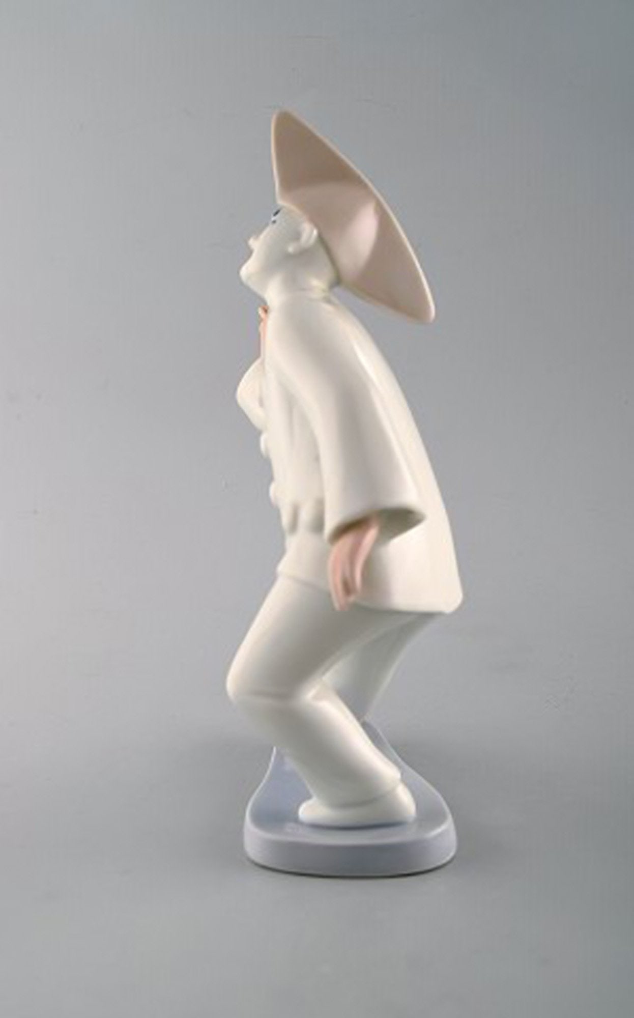 Bing & Grondahl porcelain figurine. Pierrot. Model Number: 2353. - 5