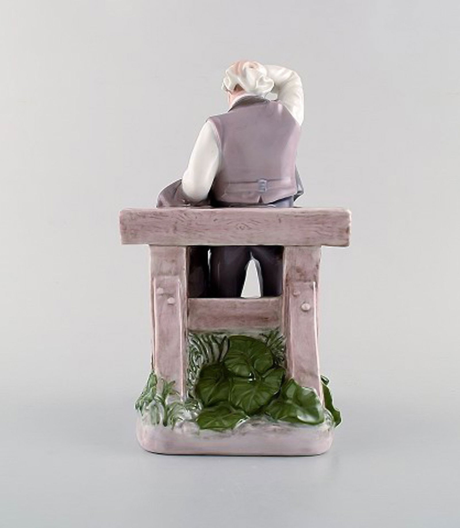 Rare Bing & Grondahl porcelain figurine. The thirsty man. Model Number: 2435. - 4