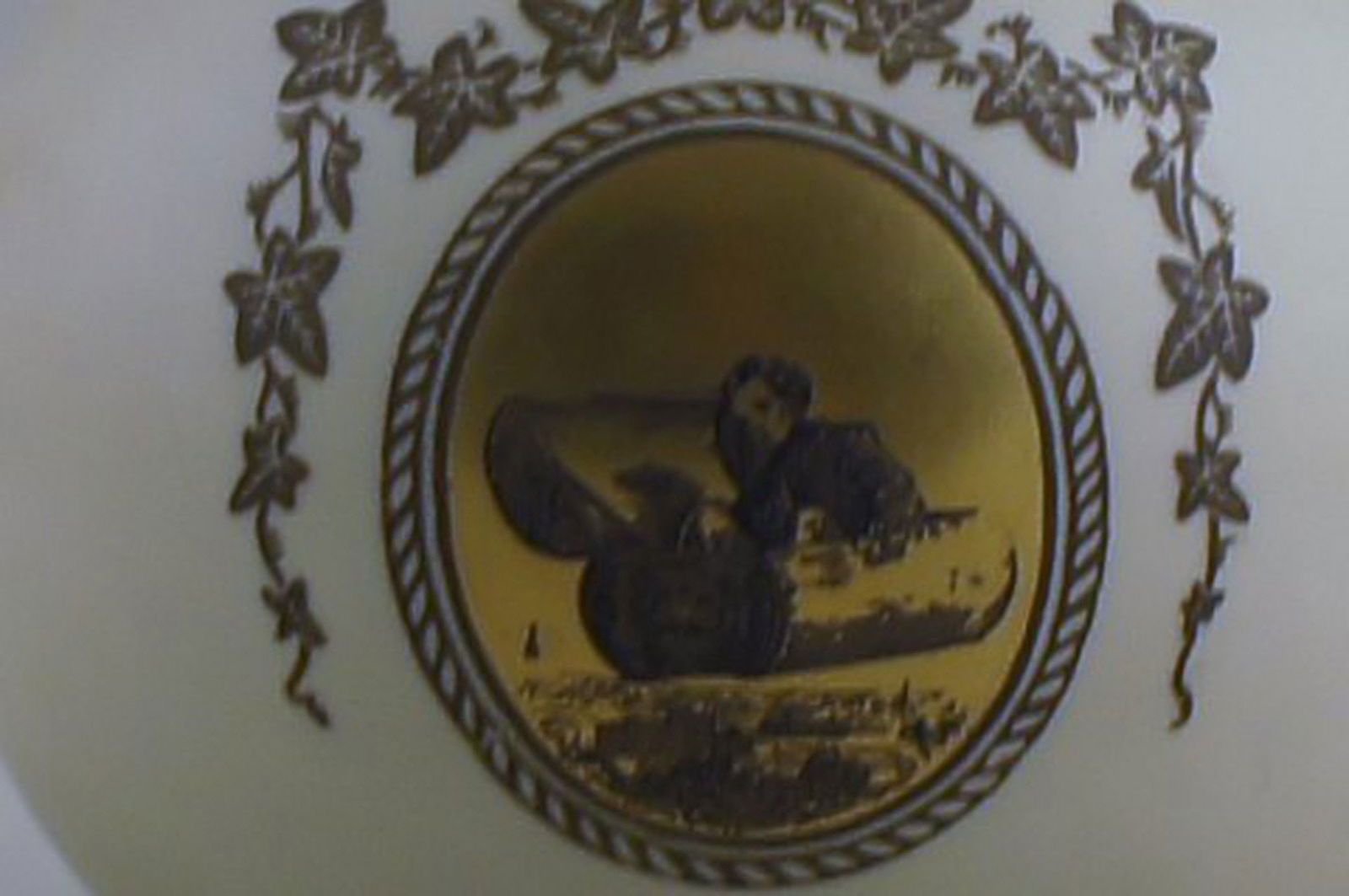 Royal Copenhagen porcelain vase from Hans Christian Andersen's fairy tale, "The Flying Trunk". - 3