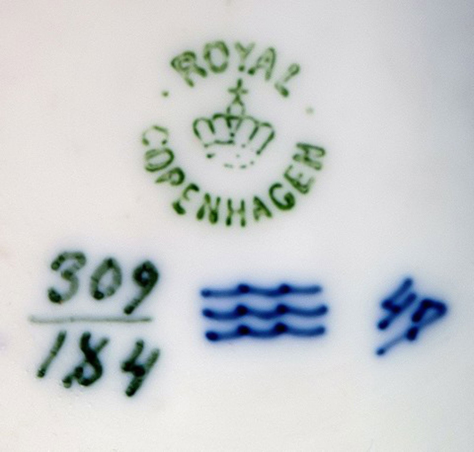 Royal Copenhagen vase decorated with watermelon plant. - 4