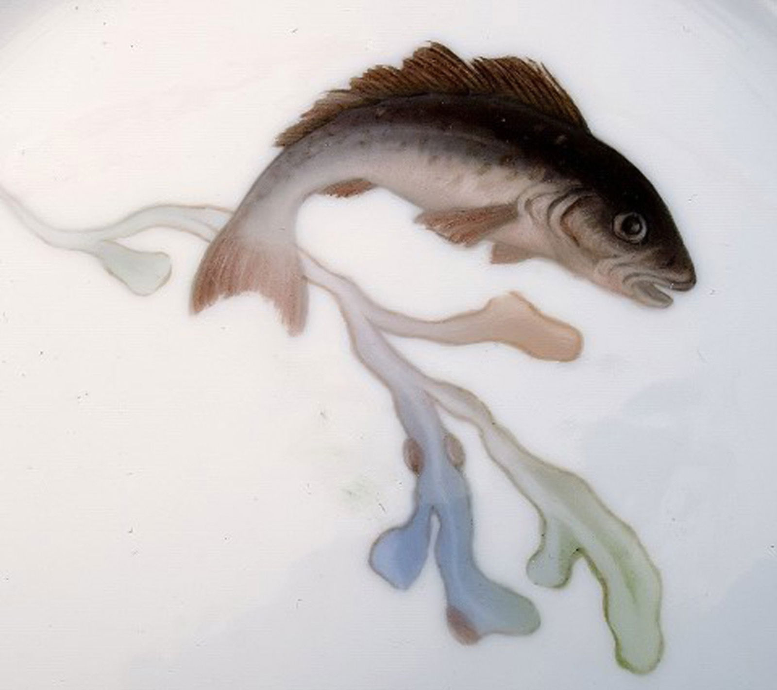 Arnold Krog for Royal Copenhagen: "Fish service" dinner plate in porcelain, decorated in colors with - 4