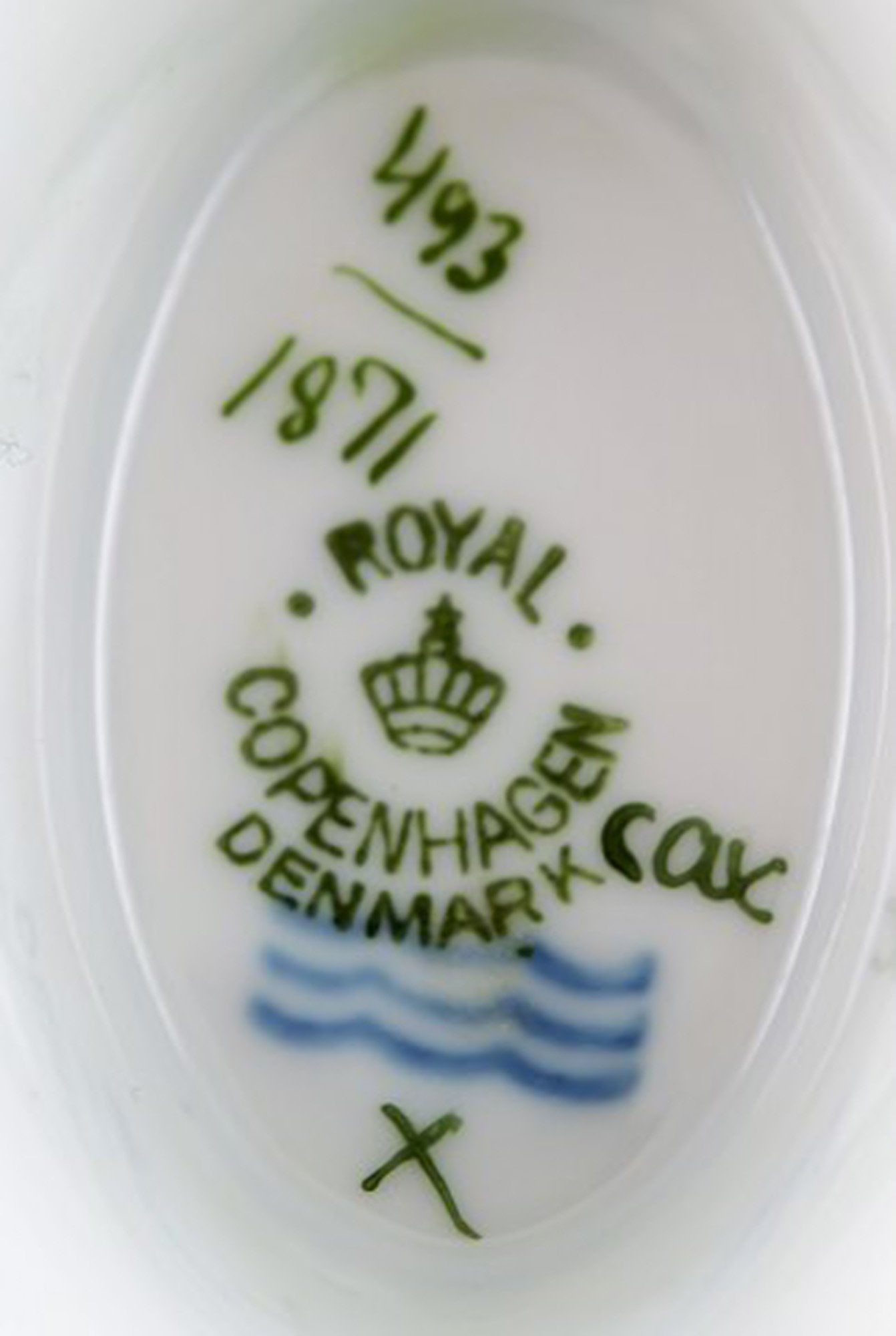 Royal Copenhagen Saxon Flower, gravy boat. - 3