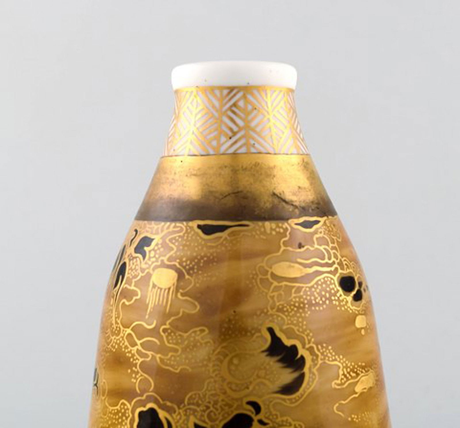 Theodor Larsen for Royal Copenhagen. A pair of porcelain vases decorated in gold and black. - 4