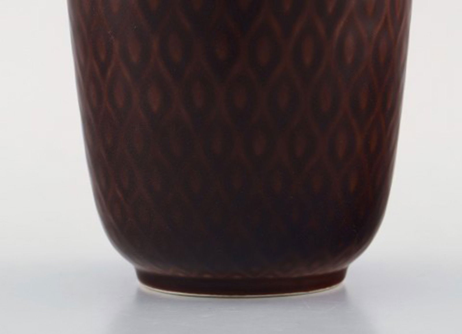 Nils Thorsson for Aluminia. "Marselis" faience vase with geometric pattern in beautiful ox blood - 4