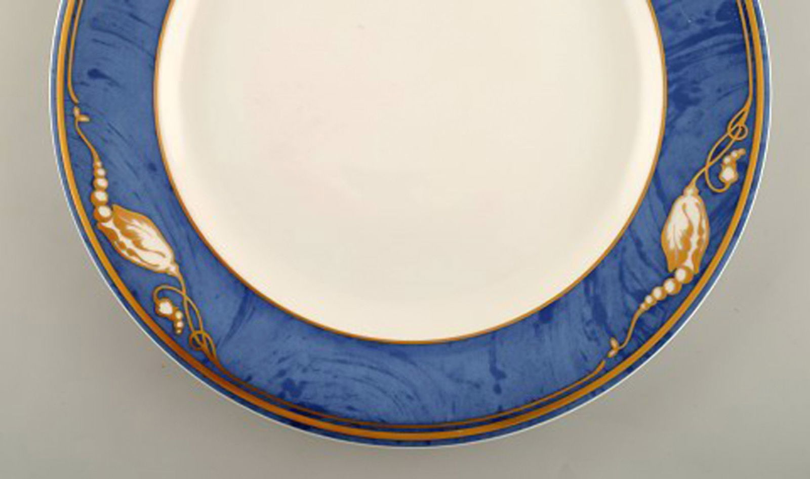 Royal Copenhagen. "Magnolia" dinner plate. 10 pieces in stock. Late 20th century. - 3