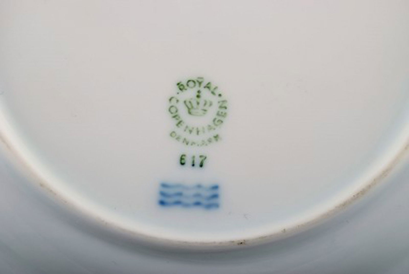 Royal Copenhagen. "Magnolia" plate. Six pieces in stock. Late 20th century. - 4