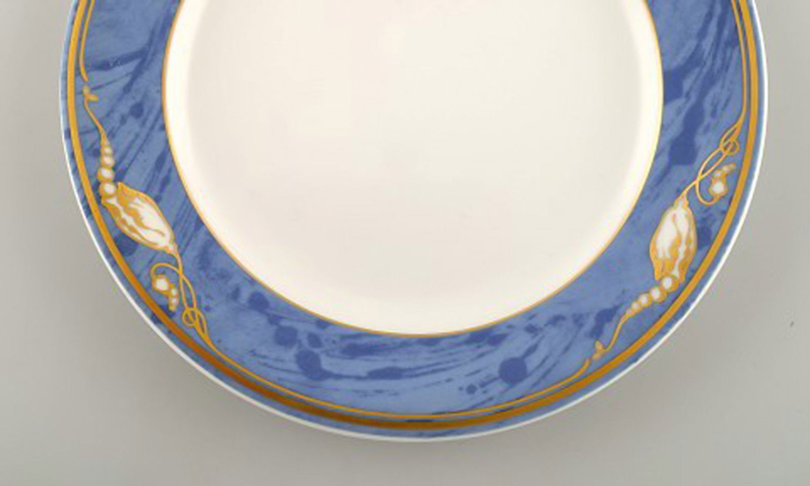 Royal Copenhagen. "Magnolia" plate. Six pieces in stock. Late 20th century. - 3
