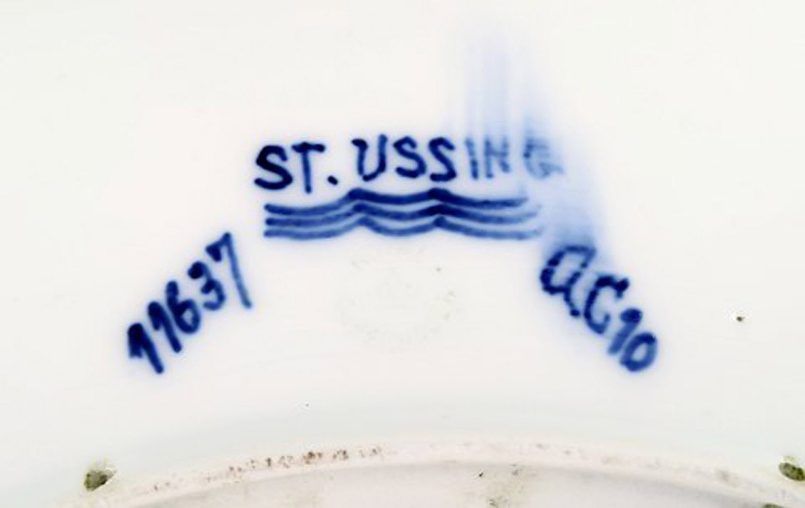 Large unique Royal Copenhagen dish by Stephan Ussing. - 5