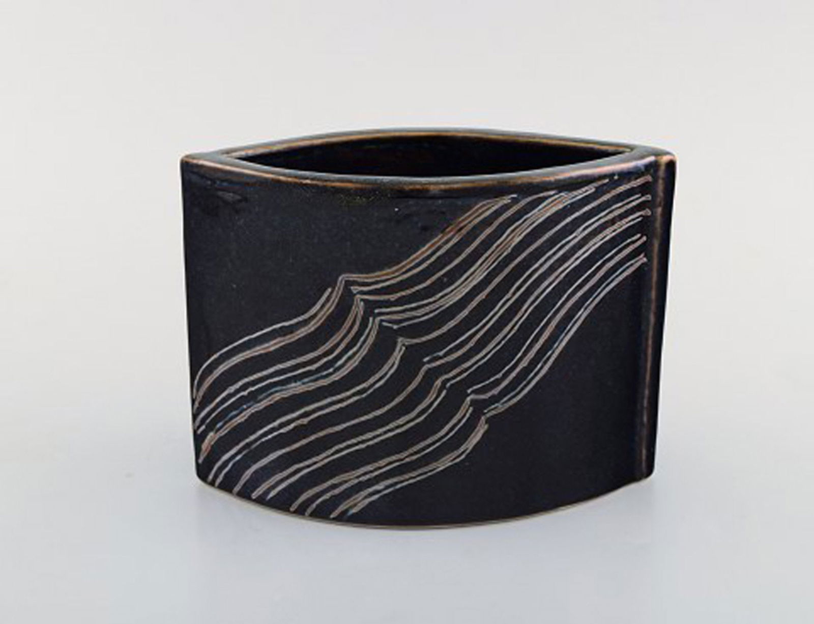 Eva Stæhr-Nielsen for Royal Copenhagen. Vase in glazed ceramics. Beautiful glaze in brown - 2