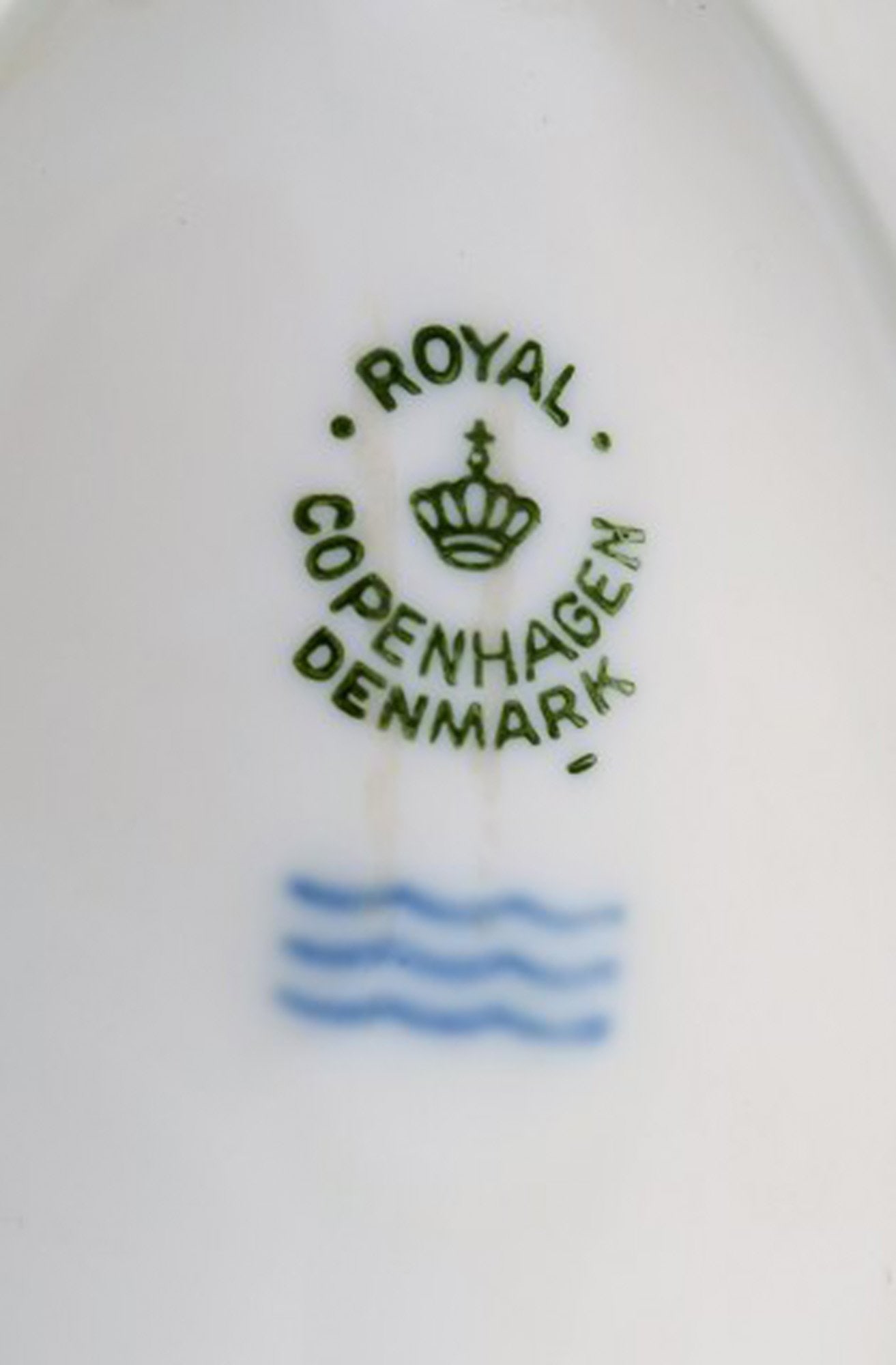 Royal Copenhagen porcelain sauce boat with floral motifs and gold border. Mid 20th century. Two - 5