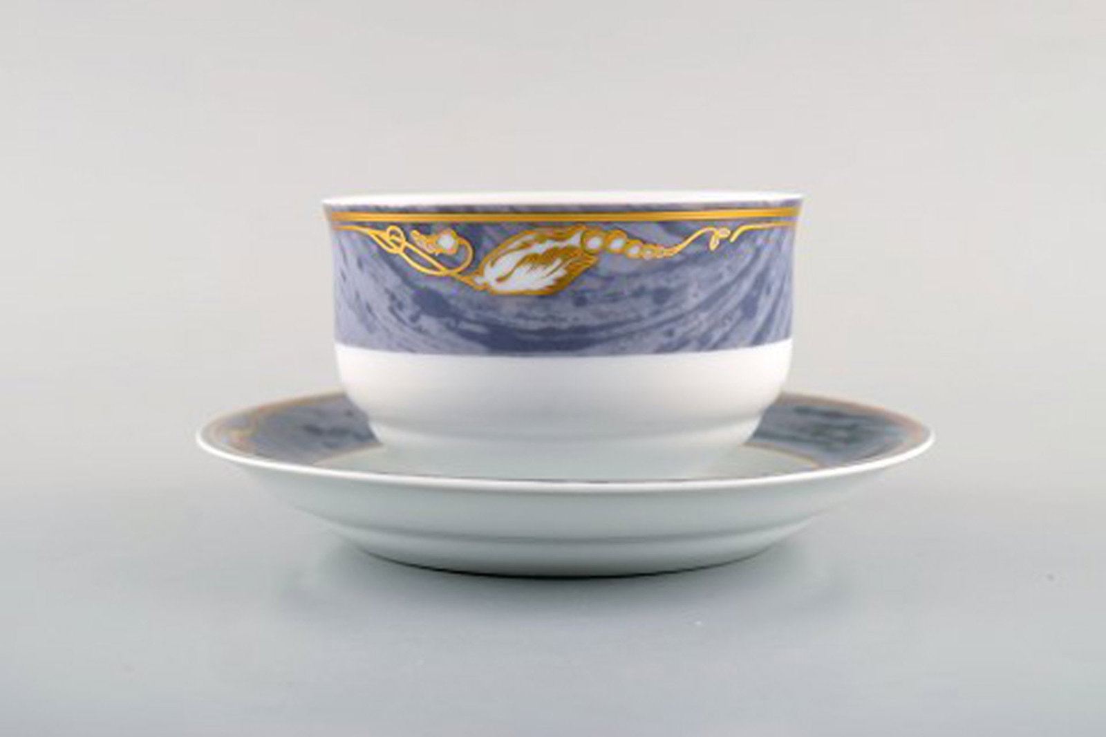 Two Royal Copenhagen Gray Magnolia sauce boats in porcelain. Model number 575. Late 20th century. - 2