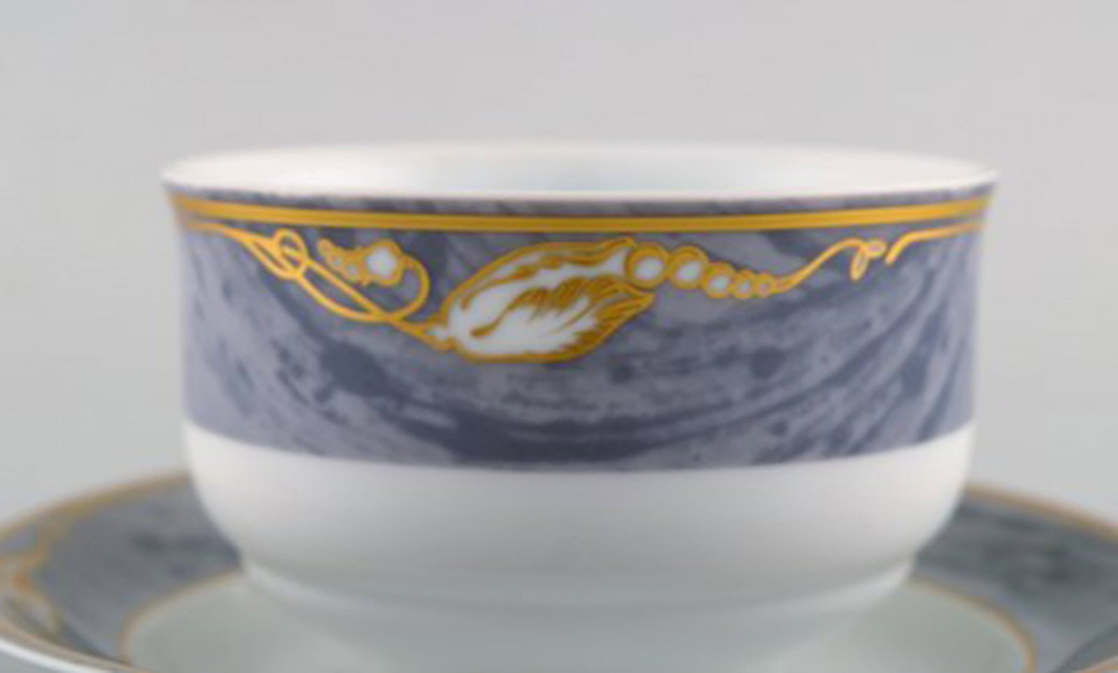 Two Royal Copenhagen Gray Magnolia sauce boats in porcelain. Model number 575. Late 20th century. - 4