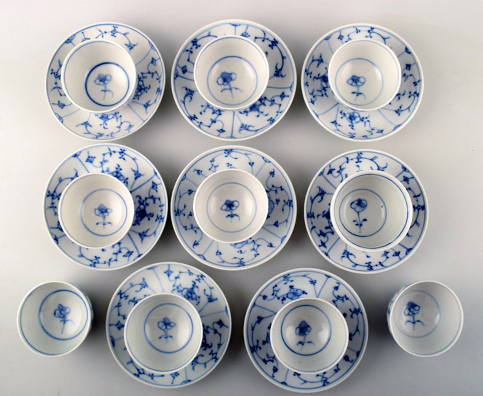 8 persons antique blue fluted coffee service, presumably Germany, year 1800-1850. (1 of 4)