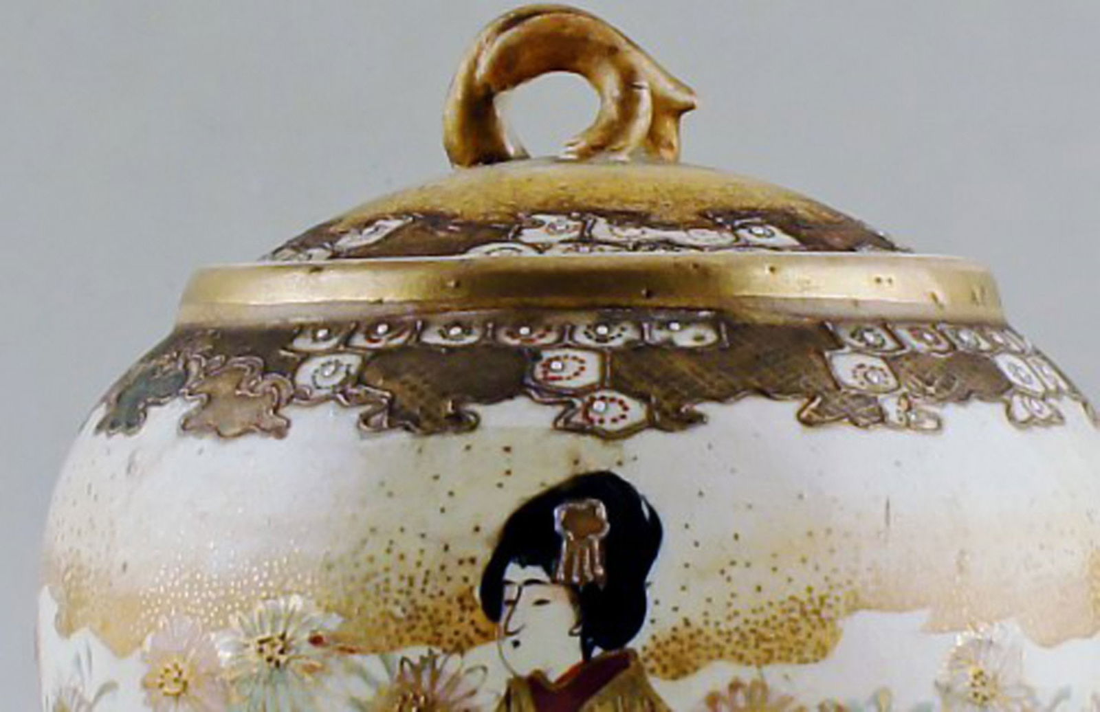Satsuma earthenware jar with lid. - 4