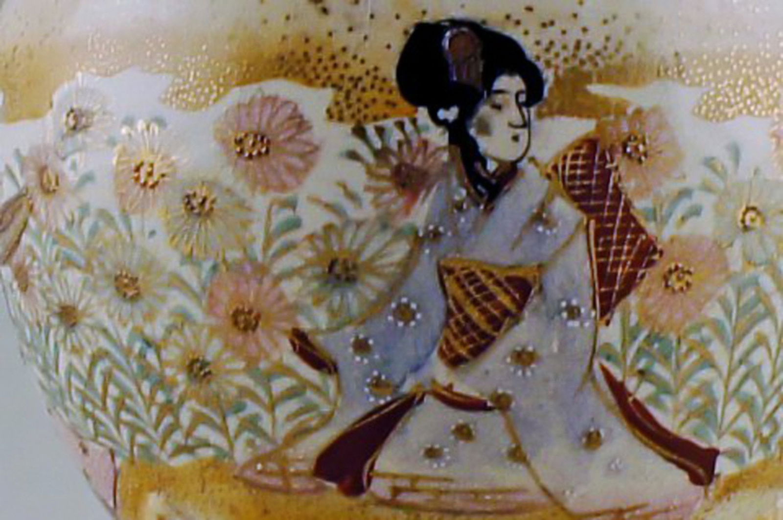 Satsuma earthenware jar with lid. - 6