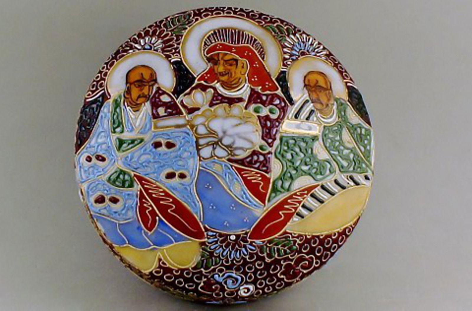 Satsuma earthenware box with a lid. - 5